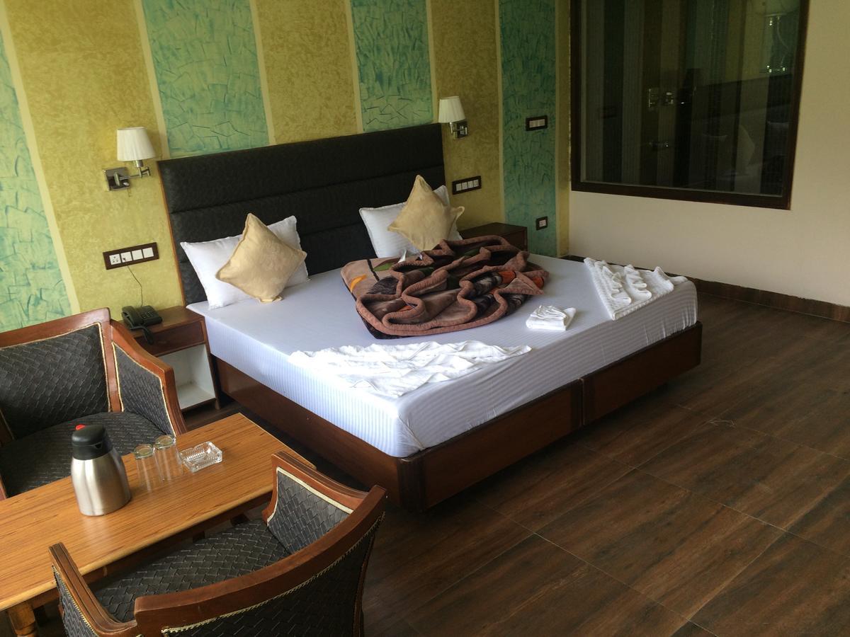 Hotel Green Tara Manāli Eksteriør billede