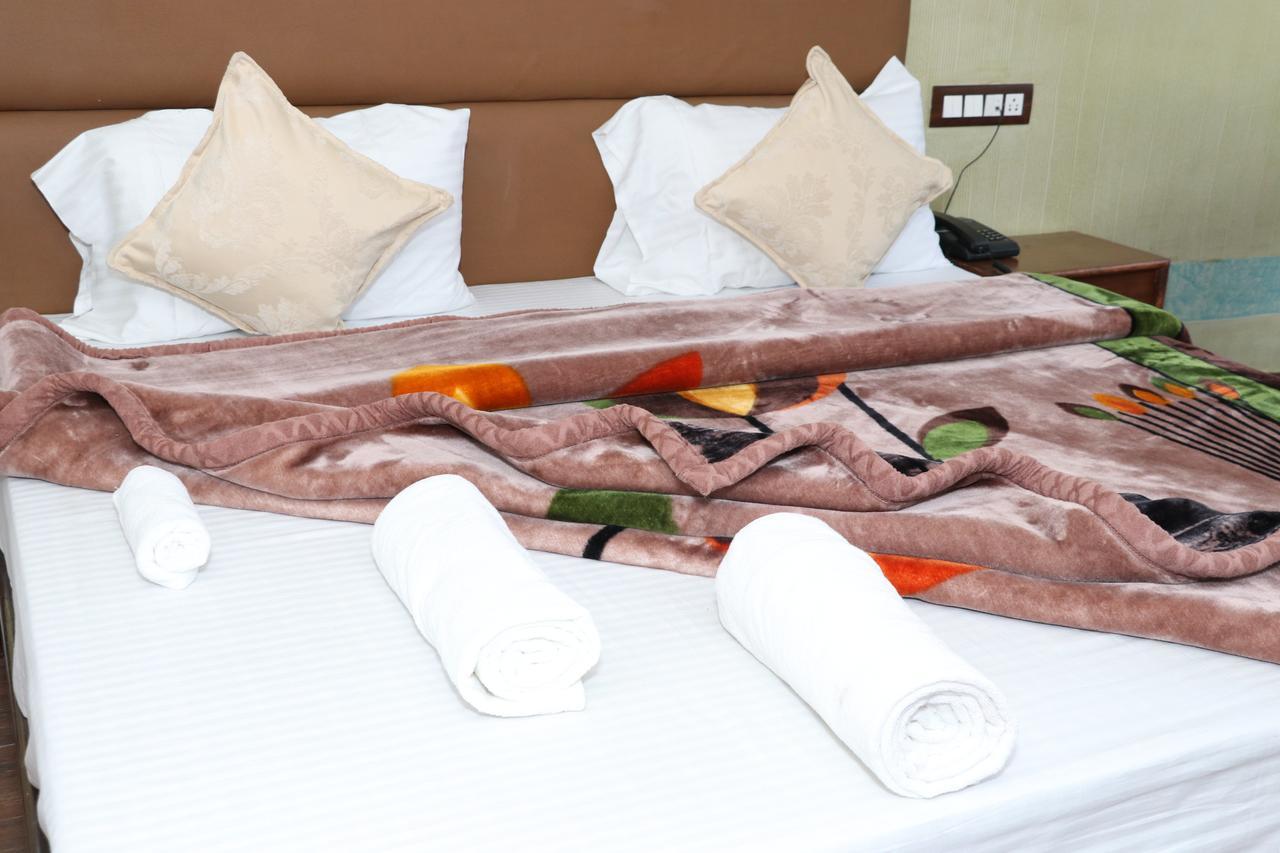 Hotel Green Tara Manāli Eksteriør billede